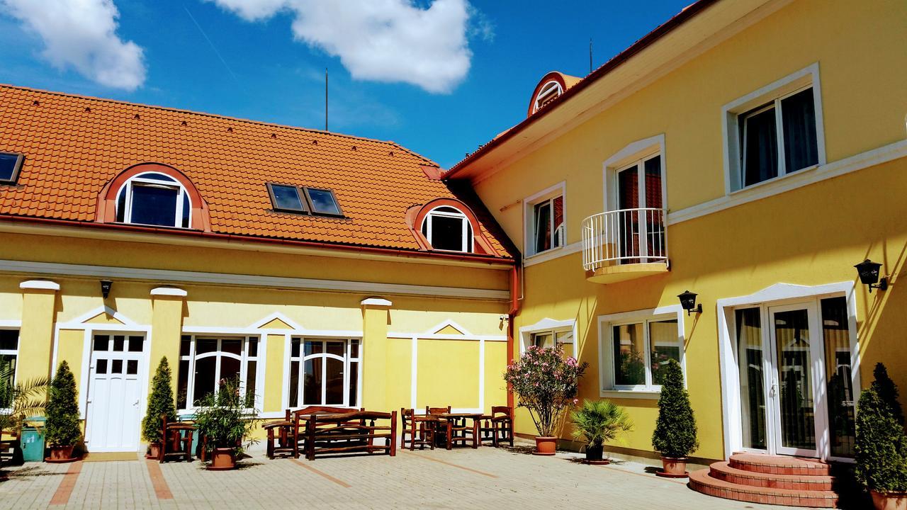 Hotel Sormester Szarvas Esterno foto