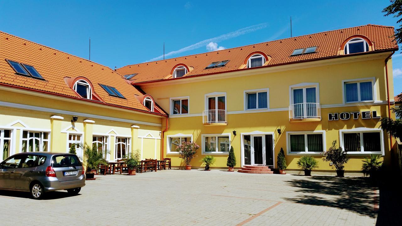 Hotel Sormester Szarvas Esterno foto