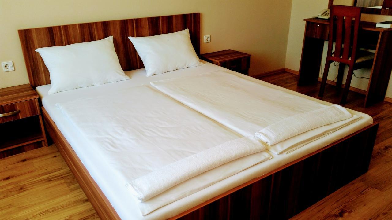 Hotel Sormester Szarvas Esterno foto