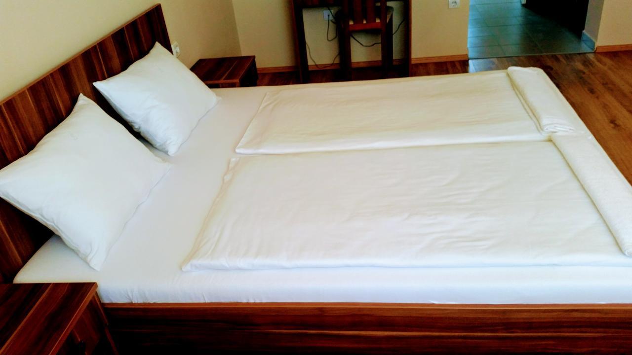 Hotel Sormester Szarvas Esterno foto